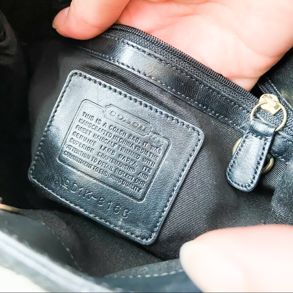 Authentic coach shoulder bag - Picture 3 of 6